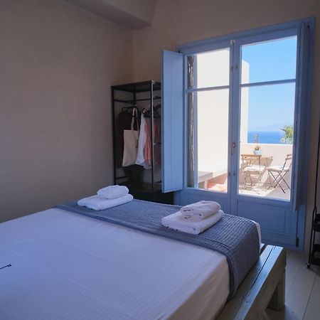 Pink Freud Villas Santorini Oia  Exterior foto