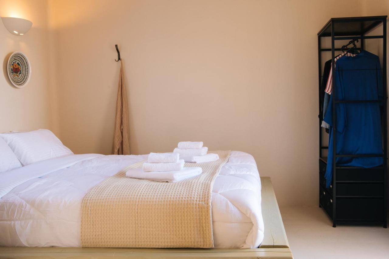 Pink Freud Villas Santorini Oia  Exterior foto