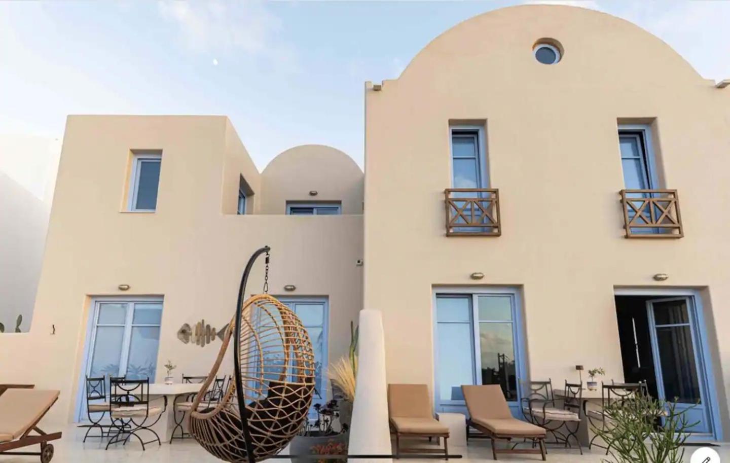 Pink Freud Villas Santorini Oia  Exterior foto